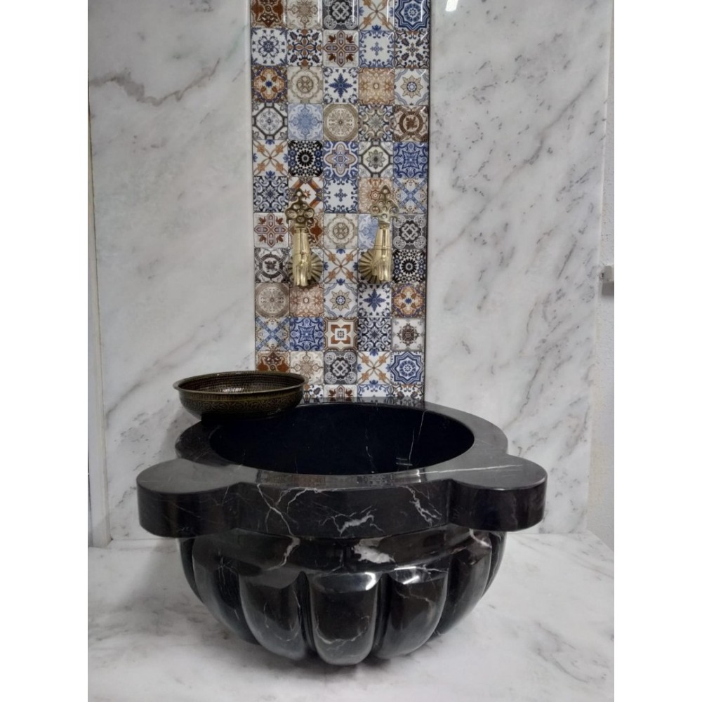 Toros Siyahı Kavun Dilimli Mermer Kurna Toros Siyahı Kavun Dilimli Mermer Kurna